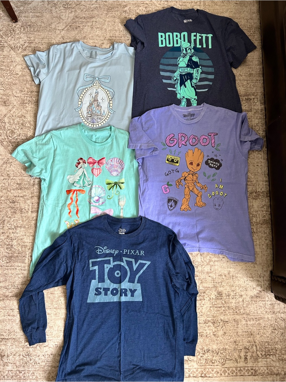 Disney Trip Shirts! Womens size Large lot of 5 tees NEW/LIKE NEW